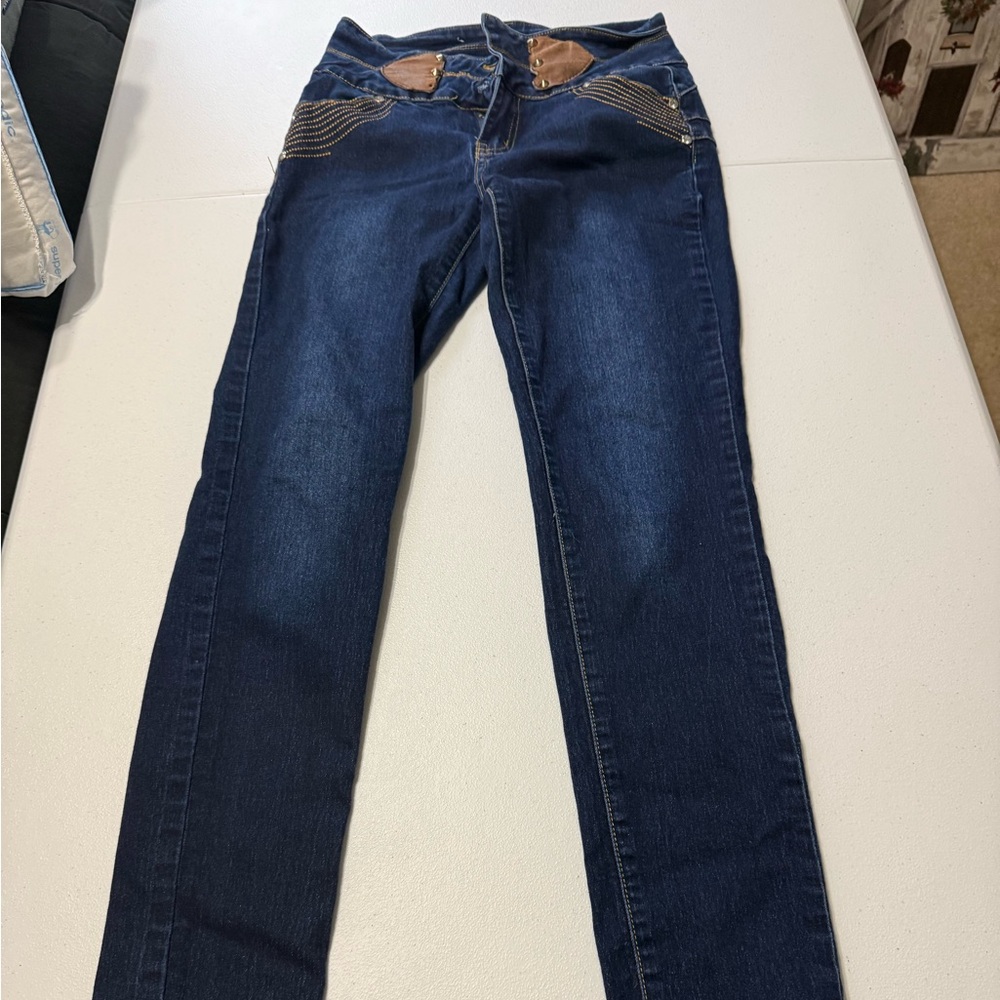 Dark Blue Skinny Jeans with Contrasting Tan Waist Accents